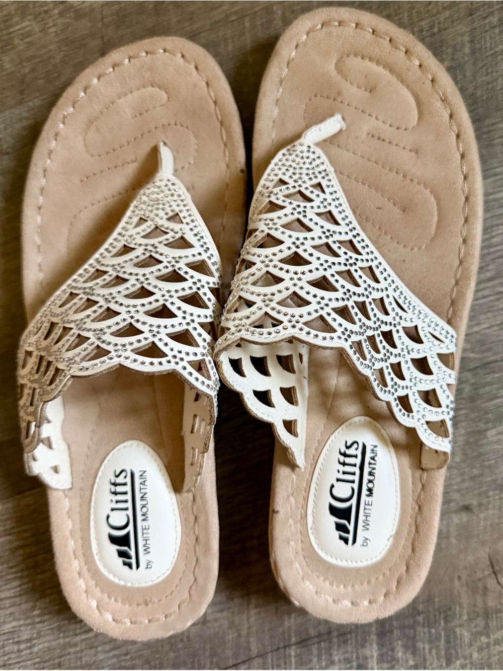 Cliffs by WHITE MOUNTAIN White Laser-Cut Slide Sandals Size 8.5
